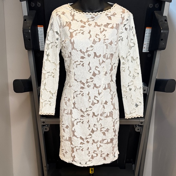 Endless Rose Dresses & Skirts - Endless Rose White Floral Lace Long Sleeve Dress